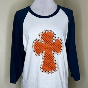 Gildan long sleeve shirt